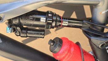 Used Specialized Enduro SRAM Red eTap AXS 2018 Mountainbike, Black — image 2 of 7