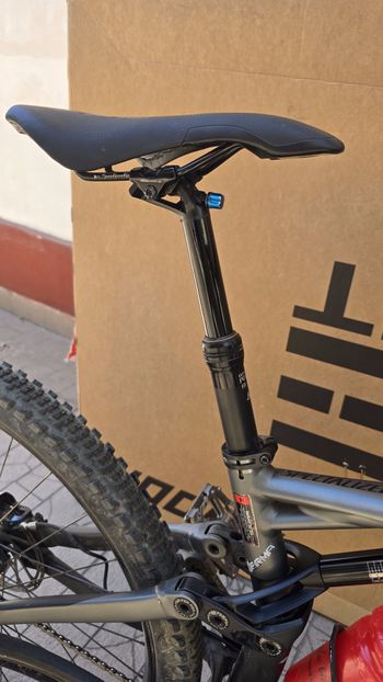 Used Specialized Enduro SRAM Red eTap AXS 2018 Mountainbike, Black — image 7 of 7