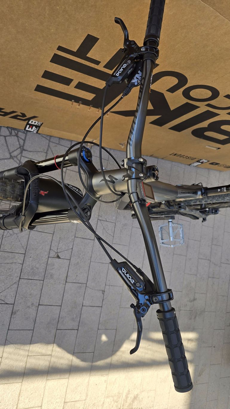Used Specialized Enduro SRAM Red eTap AXS 2018 Mountainbike, Black — image 3 of 7