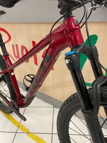 Used Trek Roscoe 9 2023 2023 Mountainbike, Red, 29 — image 5 of 12