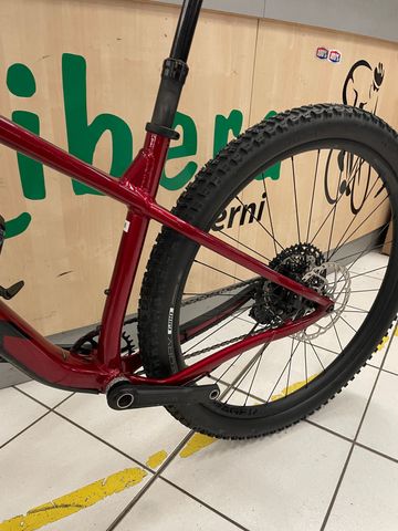 Used Trek Roscoe 9 2023 2023 Mountainbike, Red, 29 — image 12 of 12