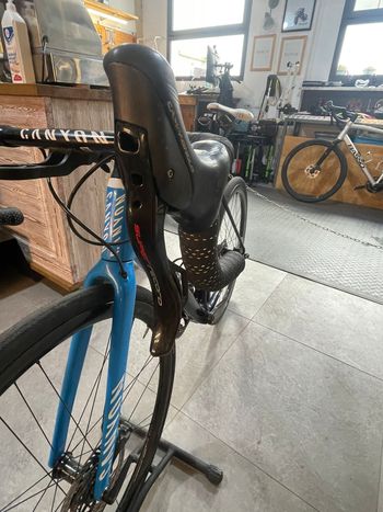 Used Canyon Ultimate CF SLX Disc 9.0 Team Movistar 2020 2020 Road & Gravel — image 4 of 12
