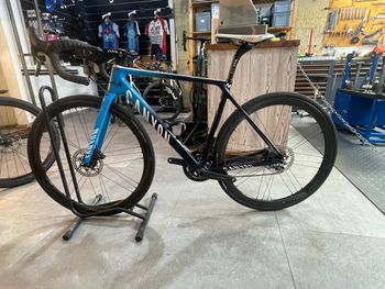 Used Canyon Ultimate CF SLX Disc 9.0 Team Movistar 2020 2020 Road & Gravel — image 3 of 12