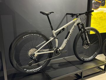 Gebrauchtes Specialized Epic 8 Expert 2026 2026 Mountainbike, Hellgrau — Bild 3 von 4