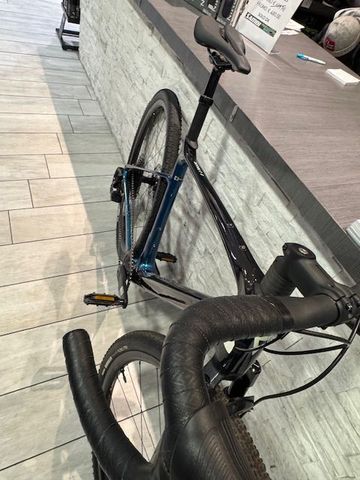 Giant Revolt X Advanced Pro 2 2024 2024 Road & Gravel usato, Nero — immagine 2 di 5