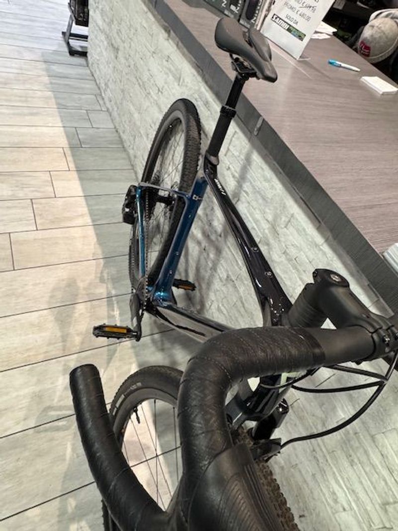 Giant Revolt X Advanced Pro 2 2024 2024 Road & Gravel usato, Nero — immagine 2 di 5