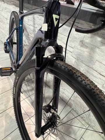 Giant Revolt X Advanced Pro 2 2024 2024 Road & Gravel usato, Nero — immagine 4 di 5