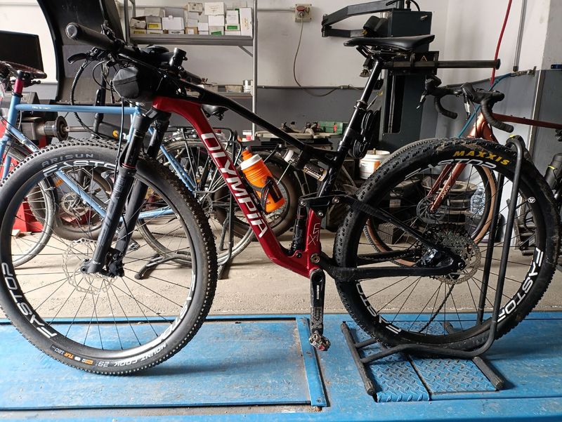 Olympia F1X 2023 Mountainbike d'occasion — image 2 sur 3