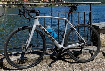 Used Trek Émonda SL 5 Disc 2022 2022 Road & Gravel, Light Gray — image 5 of 7