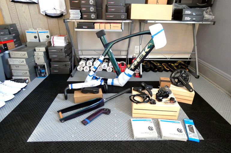 Used Trek Madone SLR 9 2022 Frameset 2022 Road & Gravel, Blue — image 1 of 12