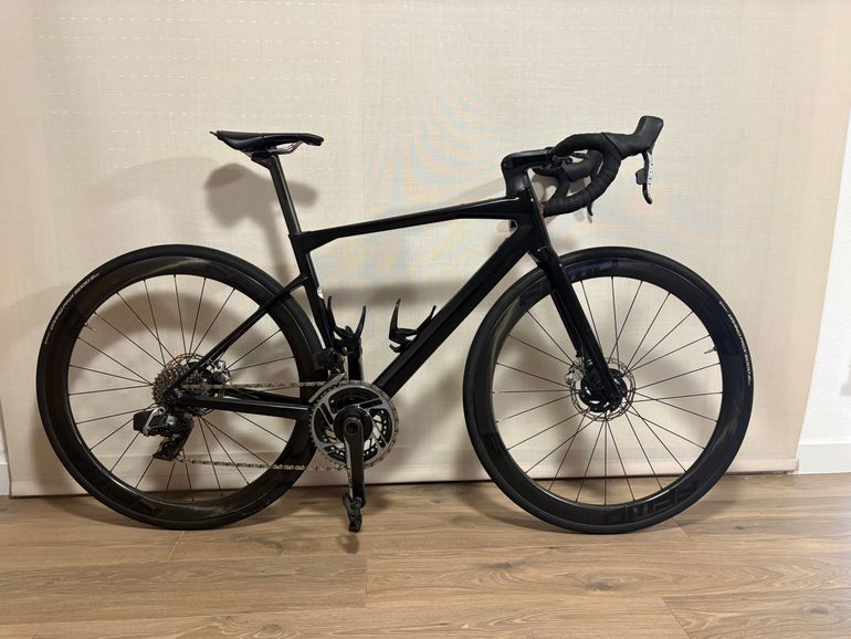 Used BMC Roadmachine 01 ONE 2021 2021 Road & Gravel, Schwarz — image 1 of 10