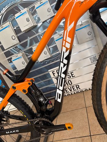 Used Berria MAKO 9 2021 2021 Mountainbike, Orange, 29 — image 9 of 11