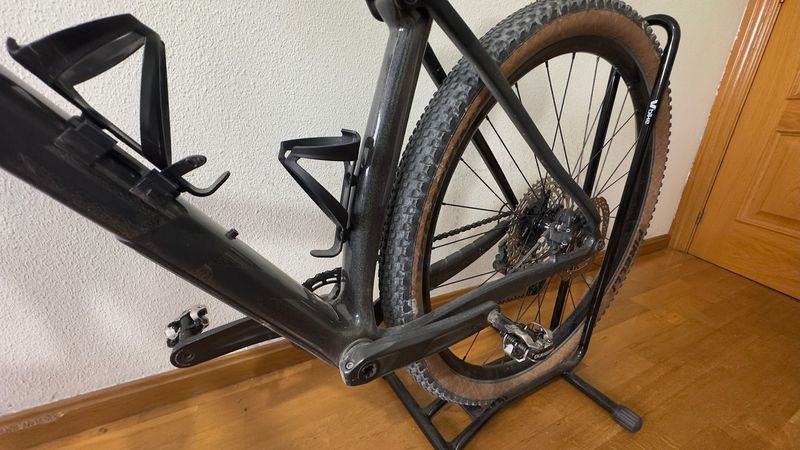 Used Trek Procaliber 9.5 2023 2023 Mountainbike, Light Gray, 29 — image 3 of 6