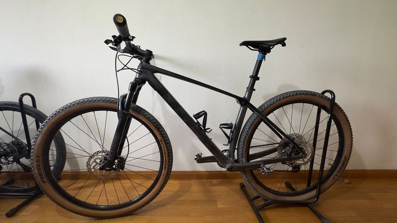 Used Trek Procaliber 9.5 2023 2023 Mountainbike, Light Gray, 29 — image 5 of 6