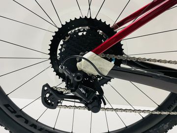 Used Trek Procaliber 9.8 2023 2023 Mountainbike, Red, 29 — image 3 of 5