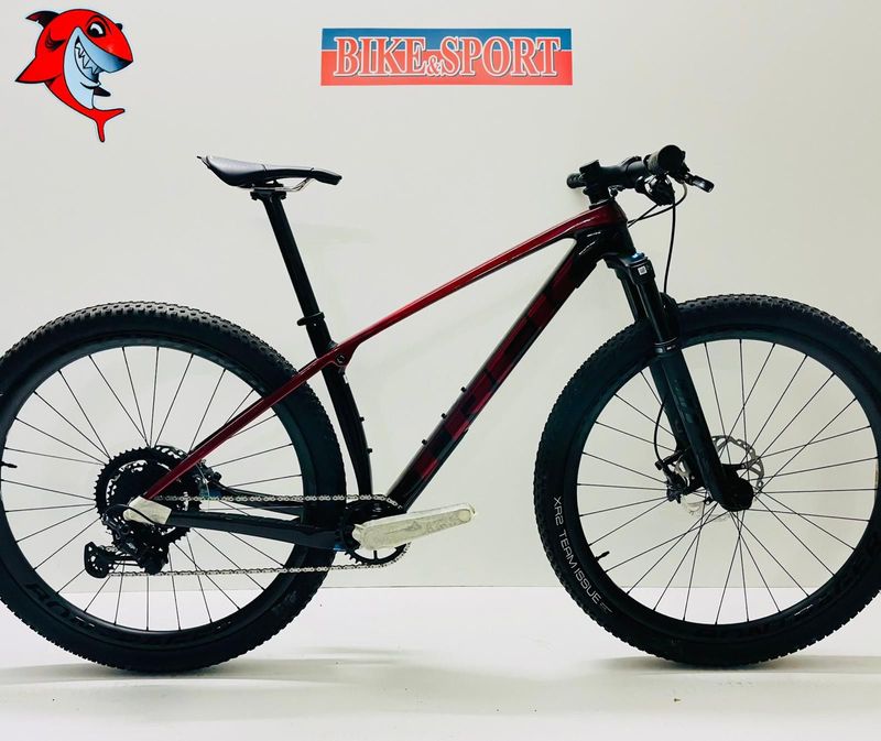 Used Trek Procaliber 9.8 2023 2023 Mountainbike, Red, 29 — image 1 of 5