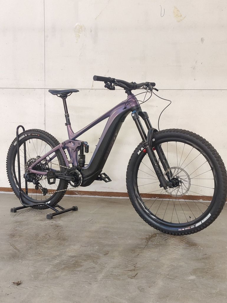 Used Giant Reign E+ 1 2023 2023 Mountainbike, Purple, 27.5 — image 1 of 10