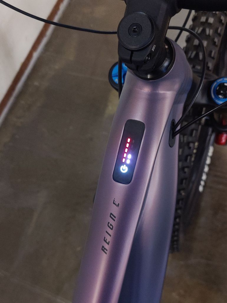 Used Giant Reign E+ 1 2023 2023 Mountainbike, Purple, 27.5 — image 7 of 10