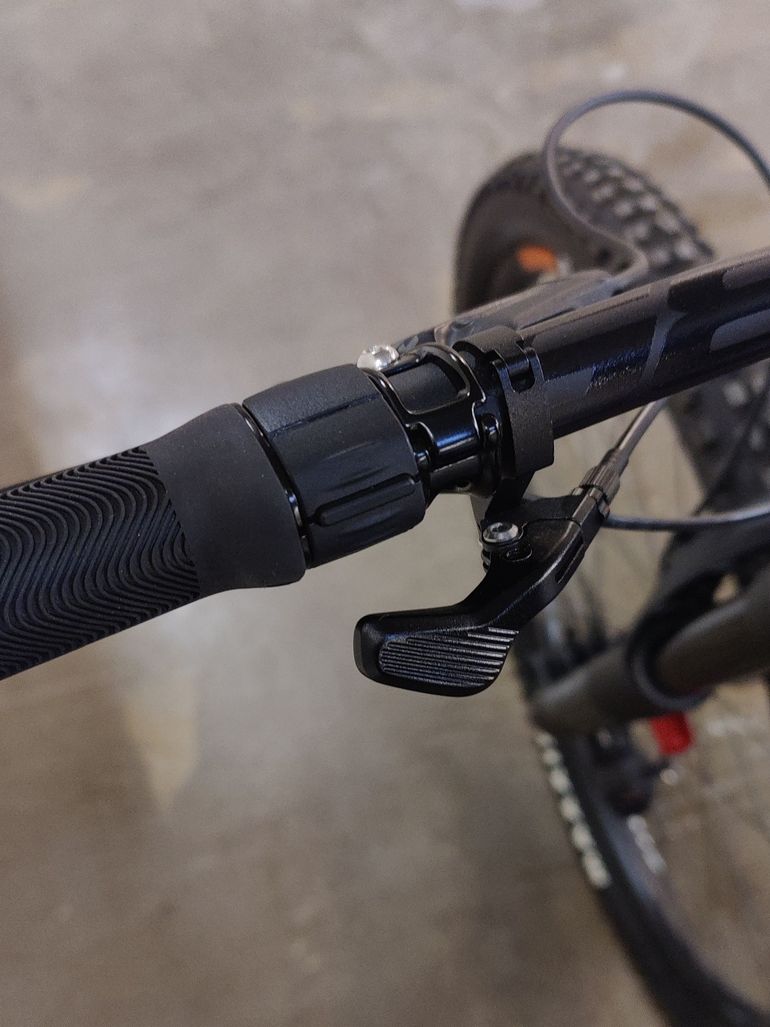 Used Giant Reign E+ 1 2023 2023 Mountainbike, Purple, 27.5 — image 8 of 10
