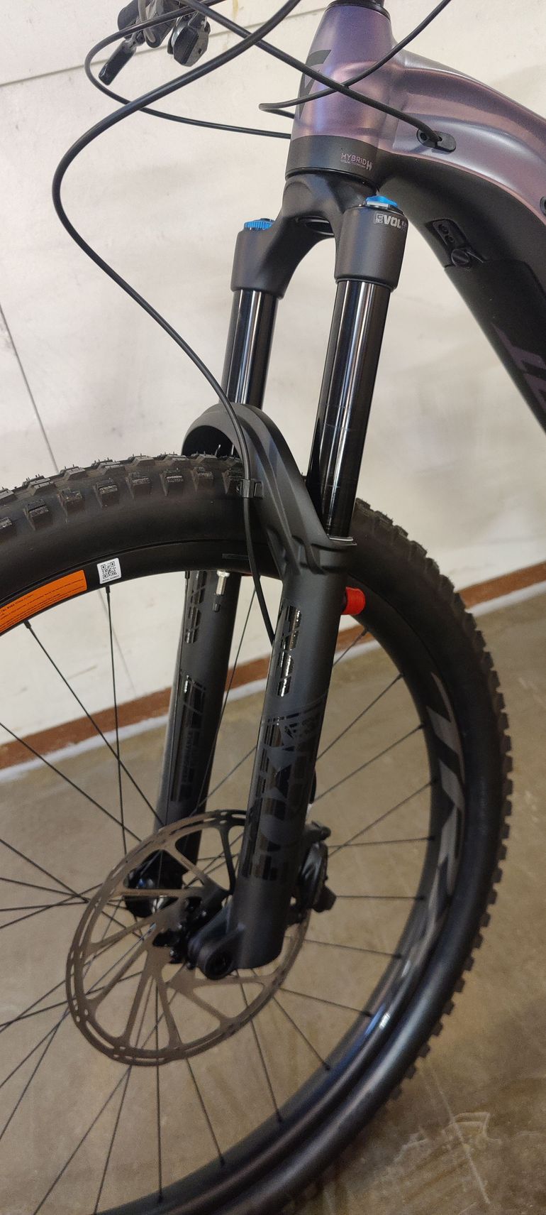 Used Giant Reign E+ 1 2023 2023 Mountainbike, Purple, 27.5 — image 4 of 10