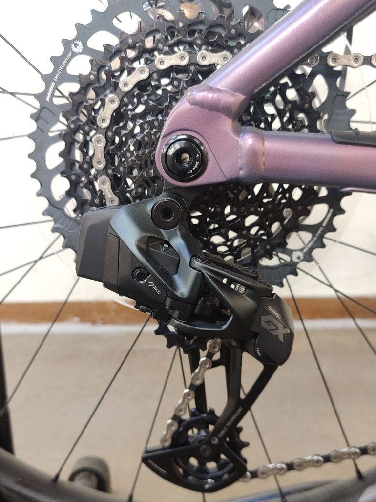 Used Giant Reign E+ 1 2023 2023 Mountainbike, Purple, 27.5 — image 5 of 10