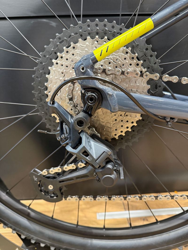 Used Cannondale Trail SL 2 2023 2023 Mountainbike, Blue, 29 — image 4 of 5