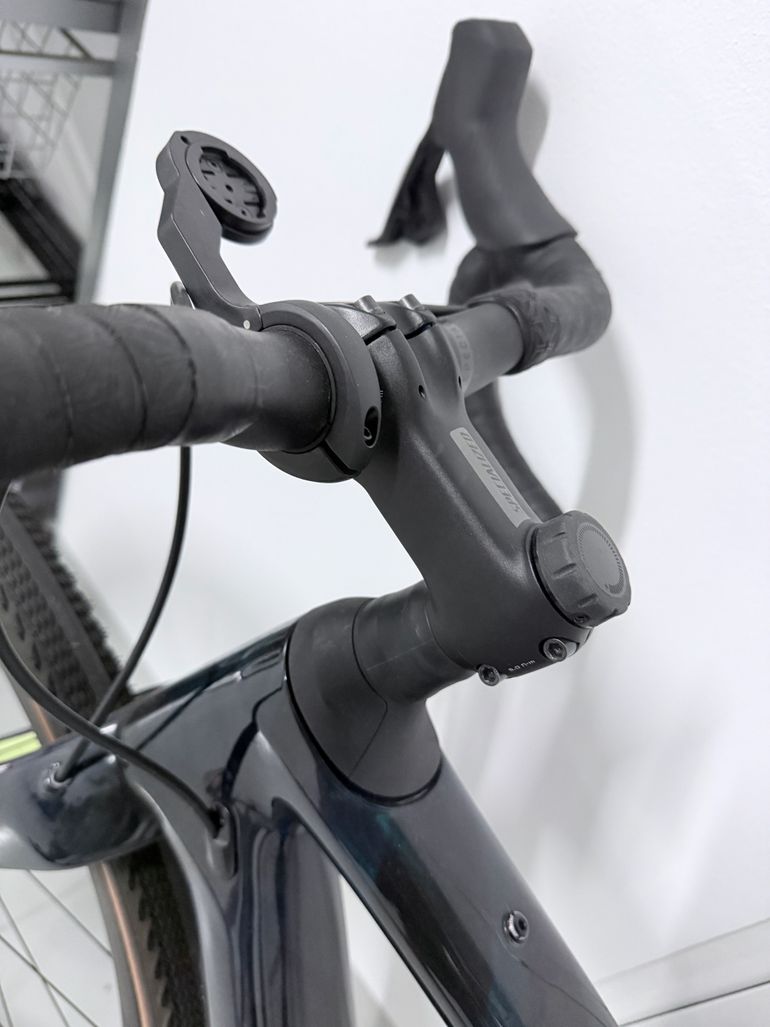 Used Specialized Diverge Expert Carbon 2022 2022 Road & Gravel — image 11 of 24