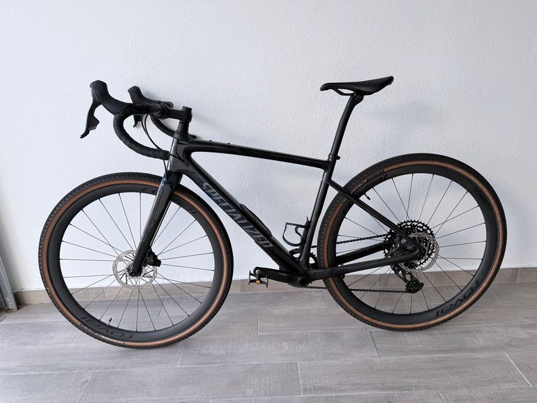Used Specialized Diverge Expert Carbon 2022 2022 Road & Gravel — image 2 of 24