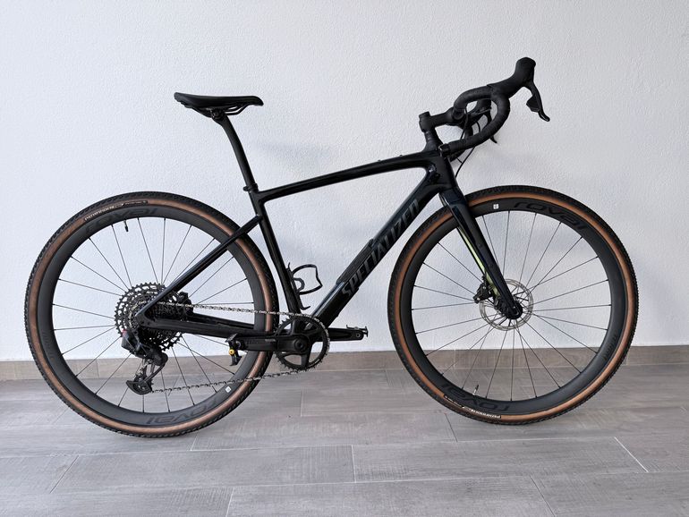 Used Specialized Diverge Expert Carbon 2022 2022 Road & Gravel — image 1 of 24