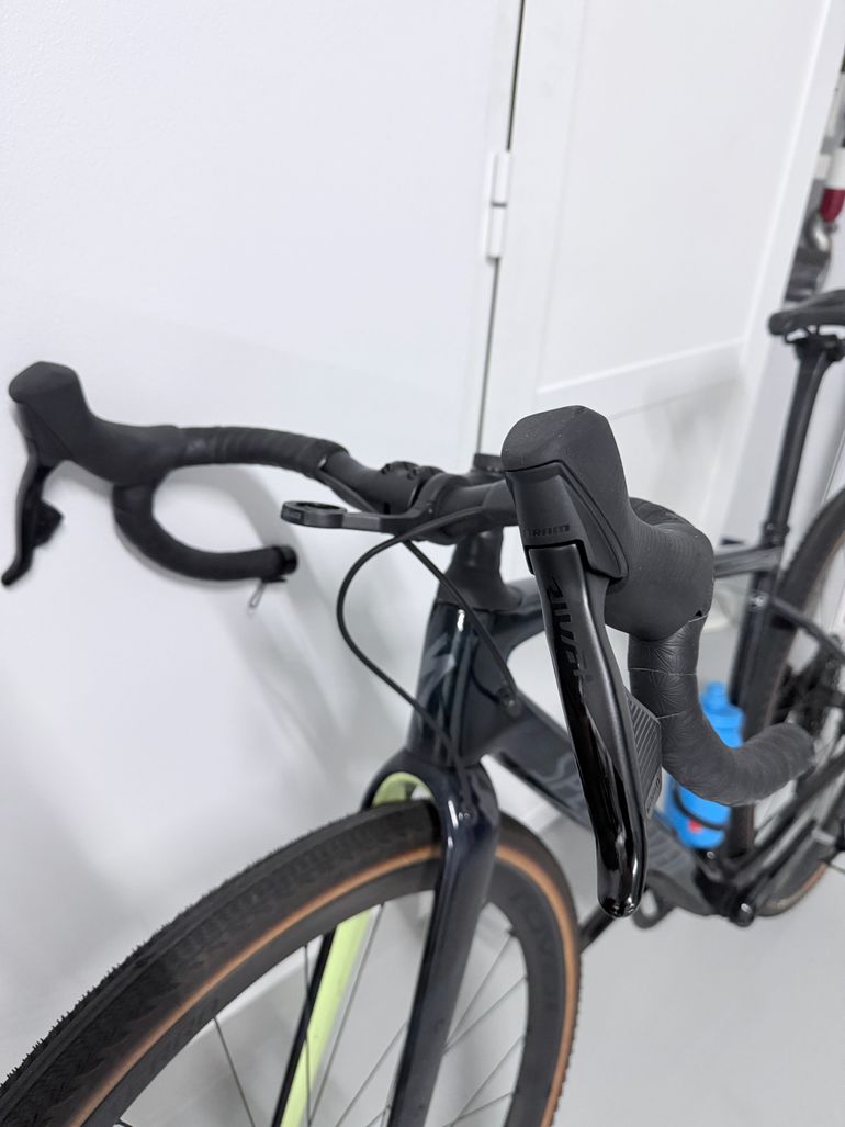 Used Specialized Diverge Expert Carbon 2022 2022 Road & Gravel — image 10 of 24