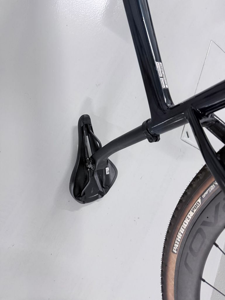 Used Specialized Diverge Expert Carbon 2022 2022 Road & Gravel — image 12 of 24