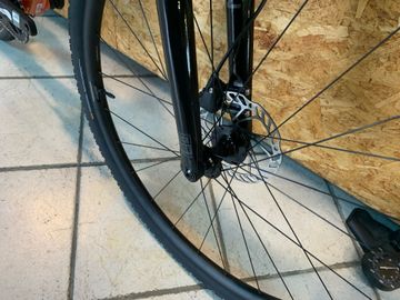 Used Giant Revolt X 1 2024 2024 Road & Gravel, Orange — image 6 of 11