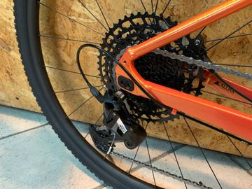 Used Giant Revolt X 1 2024 2024 Road & Gravel, Orange — image 4 of 11
