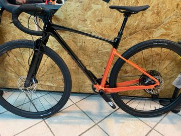 Used Giant Revolt X 1 2024 2024 Road & Gravel, Orange — image 2 of 11