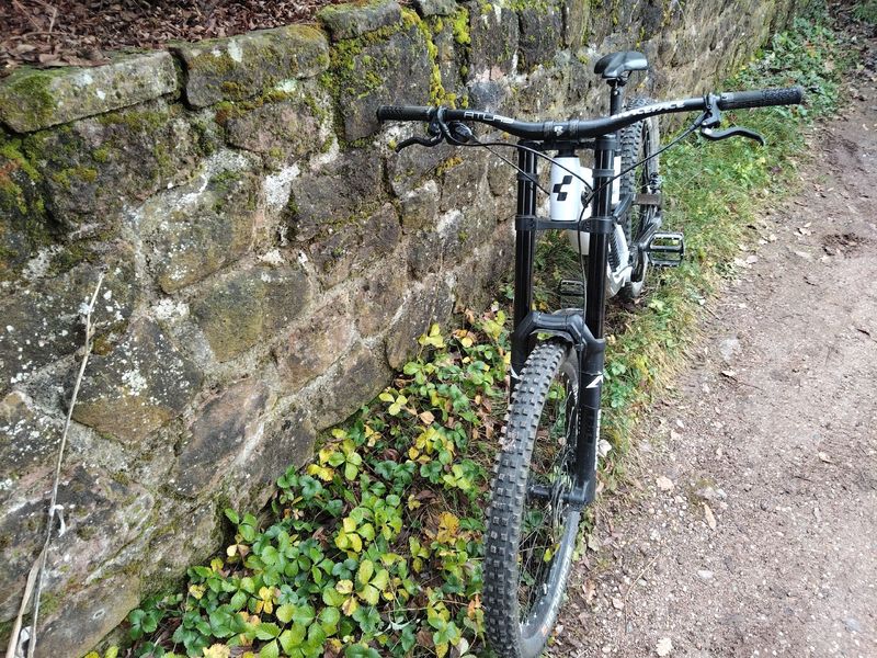 Used CUBE TWO15 RACE 2022 2022 Mountainbike, White, 27.5 — image 3 of 3