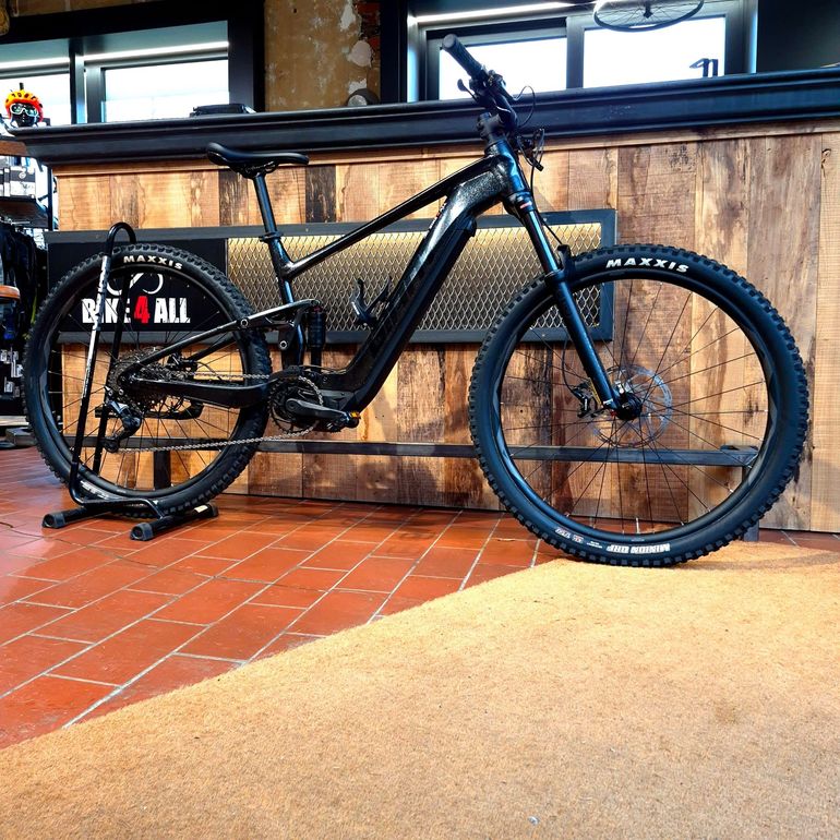 Used Giant Stance E+ 2 2023 2023 Mountainbike, Black, 29 — image 1 of 3