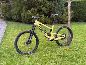Brugt Santa Cruz NOMAD GX AXS RSV Coil / Carbon C 2024 2024 MTB