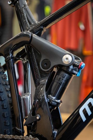 Used Mondraker RAZE 2023 2023 Mountainbike, Black, 29 — image 3 of 8