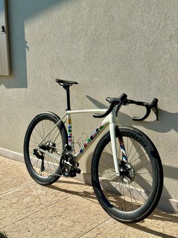 Used Trek Emonda ALR Palmares Edition 2025 Road & Gravel, Weiß — image 1 of 9