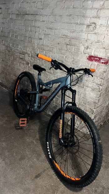 Gebrauchtes Rockrider AM100S 2020 Mountainbike, Hellgrau — Bild 1 von 16