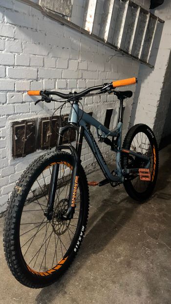 Gebrauchtes Rockrider AM100S 2020 Mountainbike, Hellgrau — Bild 2 von 16