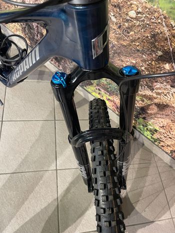 Used Propain Tyee 6 CF 29 Deep Forest 2024 Mountainbike, Blue — image 9 of 10