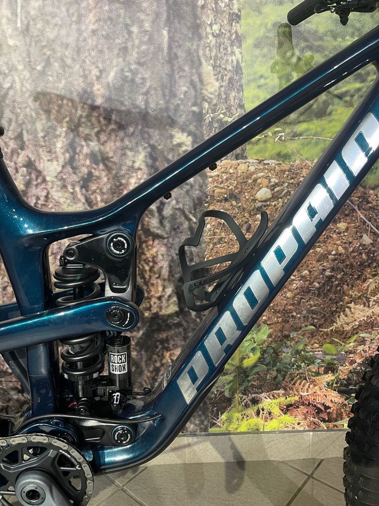 Used Propain Tyee 6 CF 29 Deep Forest 2024 Mountainbike, Blue — image 5 of 10