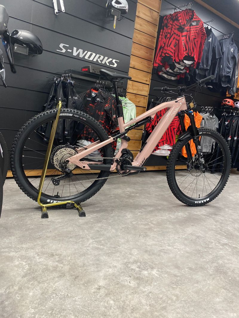 Used Moustache Game 150.7 2024 2024 Mountainbike, Purple, 29 — image 2 of 5