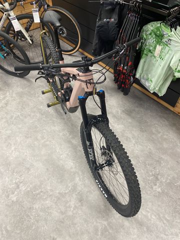 Used Moustache Game 150.7 2024 2024 Mountainbike, Purple, 29 — image 5 of 5