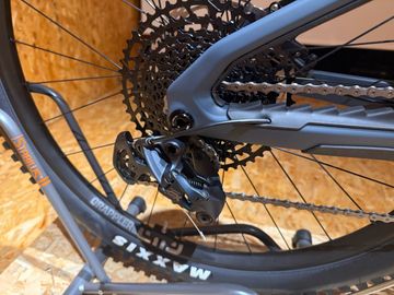 Gebrauchtes Mondraker Dune R 2025 2025 Mountainbike, Hellgrau — Bild 7 von 8