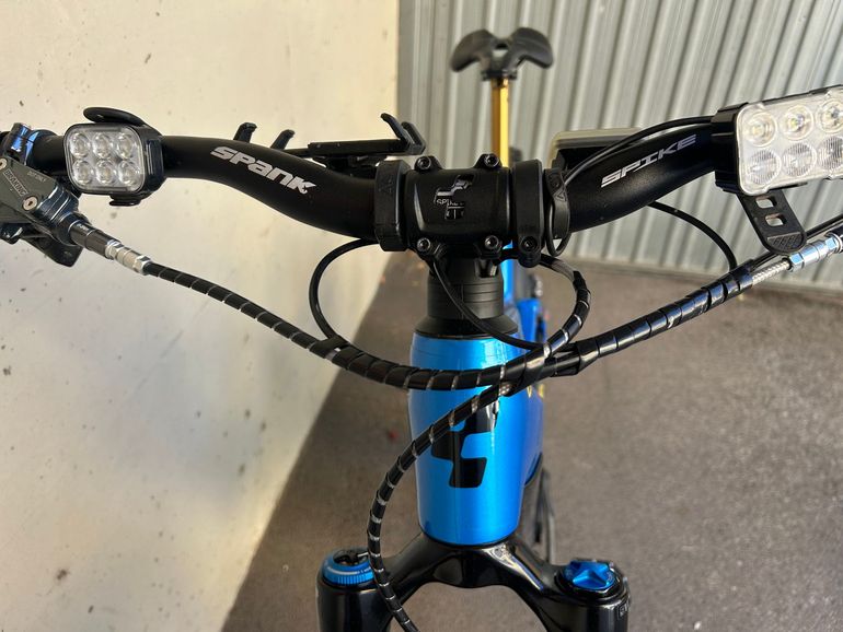 Used CUBE Stereo hybrid Shimano Deore XT 2023 Mountainbike, Blue — image 17 of 25