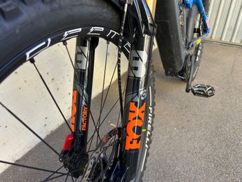 Used CUBE Stereo hybrid Shimano Deore XT 2023 Mountainbike, Blue — image 22 of 25