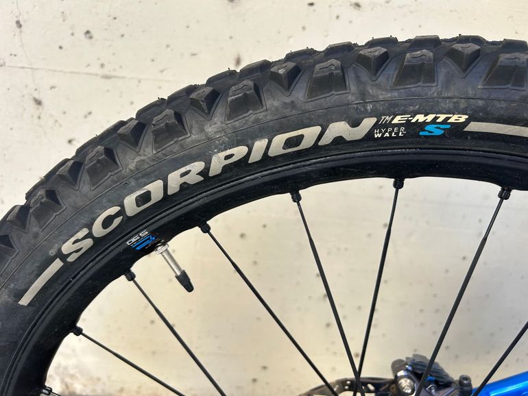 Used CUBE Stereo hybrid Shimano Deore XT 2023 Mountainbike, Blue — image 10 of 25
