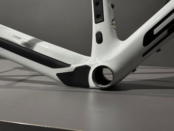 Used Scott Addict RC GR HMX Frameset 2024 Road & Gravel, White — image 4 of 6